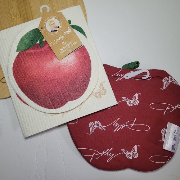 Kitchen Set with Red and Blue Accessories - Picture 5 of 6